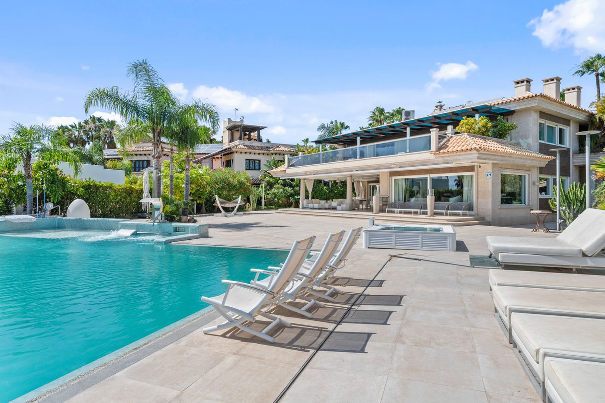 8 Bed Townhouse for sale in Bahía De Marbella Costa Del Sol, Málaga, Spain
