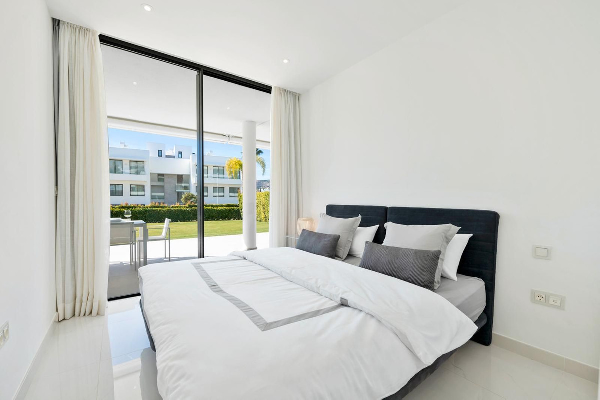 3 Bed Apartment for sale in Estepona Costa Del Sol, Málaga, Spain