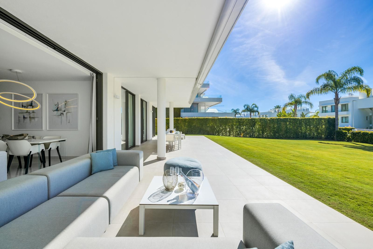 3 Bed Apartment for sale in Estepona Costa Del Sol, Málaga, Spain