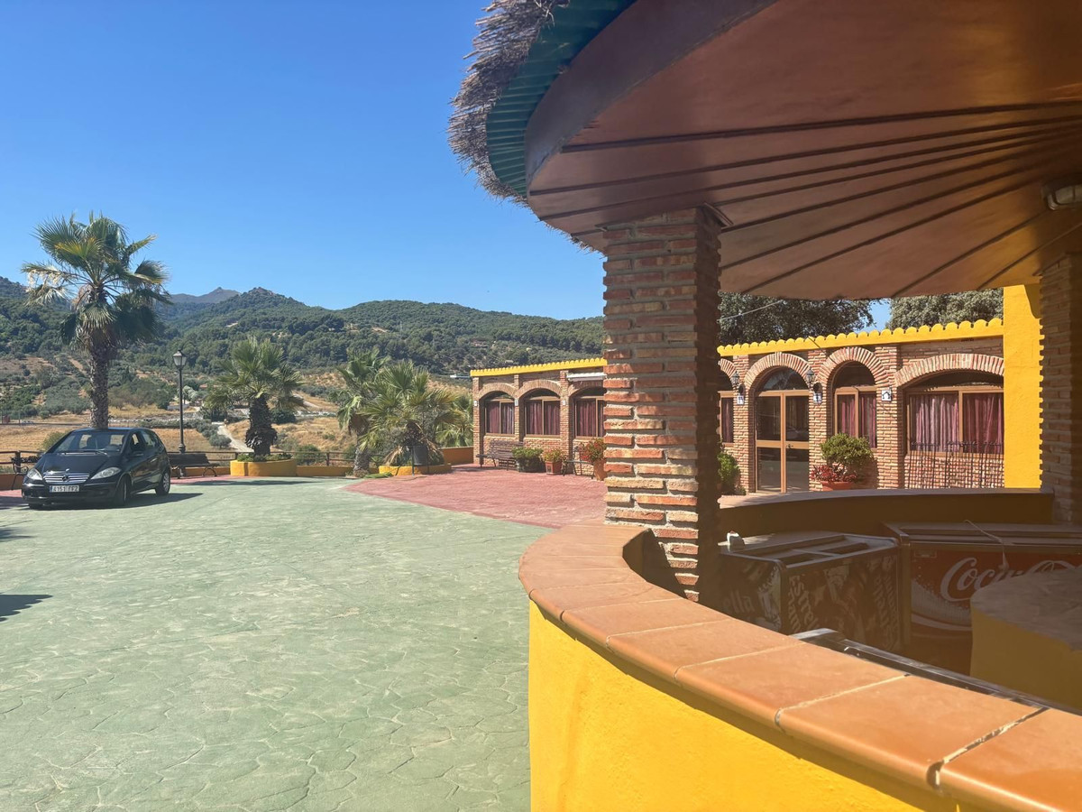 10 Bed Commercial unit for sale in Monda Costa Del Sol, Málaga, Spain