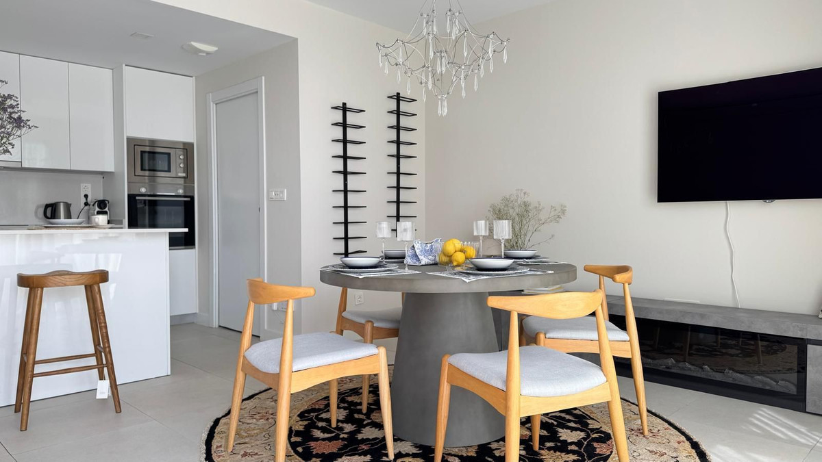 3 Bed Apartment for sale in Estepona Costa Del Sol, Málaga, Spain
