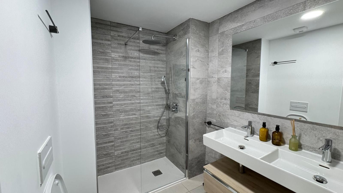 3 Bed Apartment for sale in Estepona Costa Del Sol, Málaga, Spain