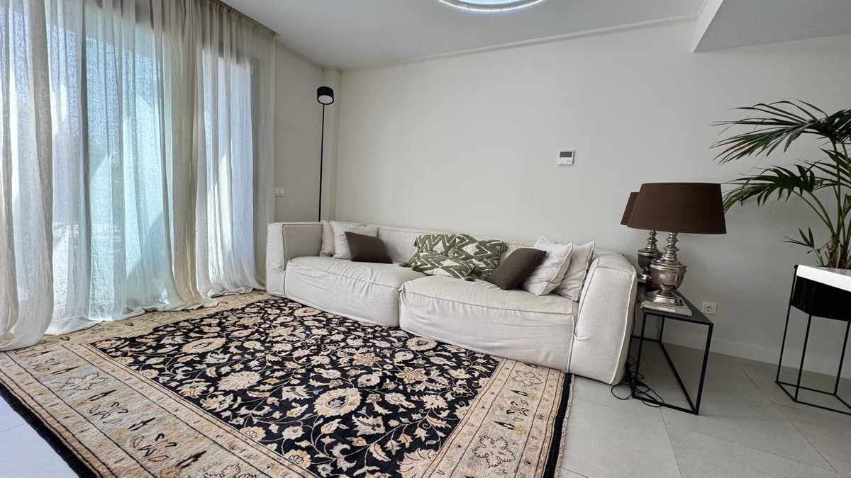 3 Bed Apartment for sale in Estepona Costa Del Sol, Málaga, Spain