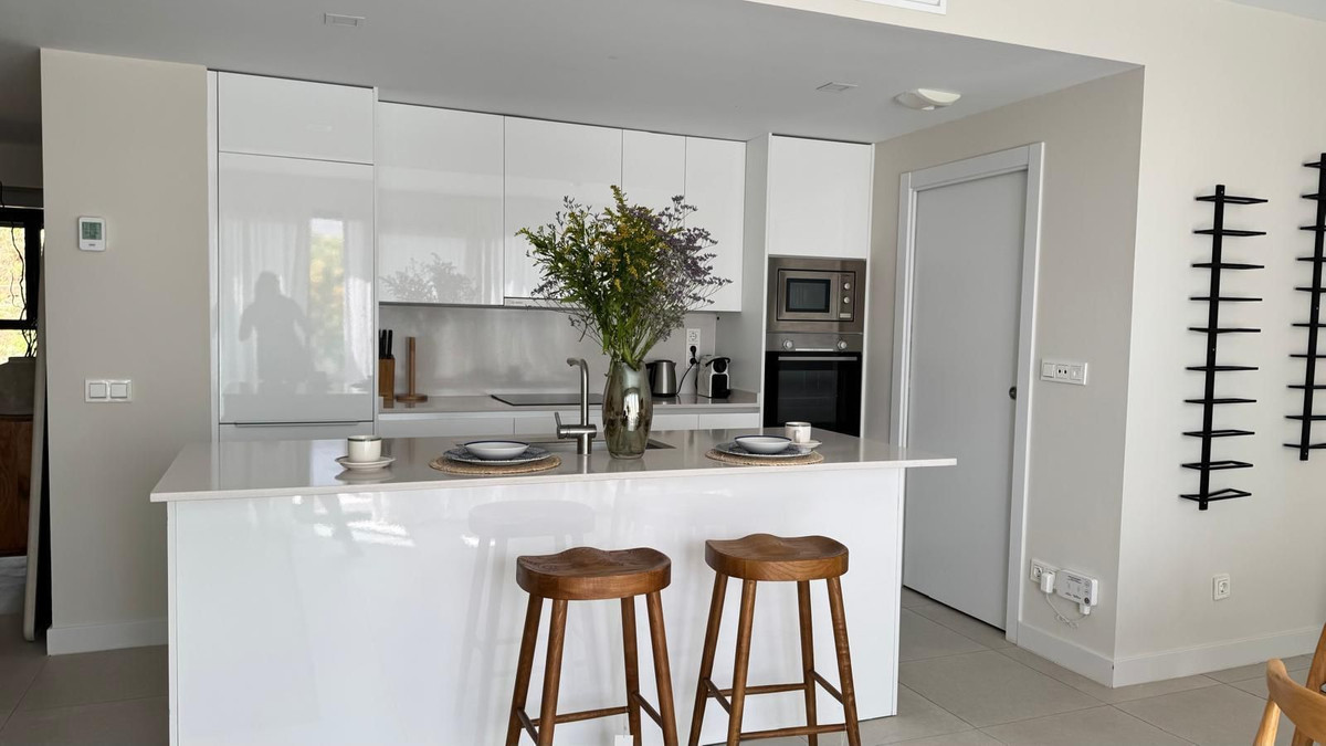 3 Bed Apartment for sale in Estepona Costa Del Sol, Málaga, Spain