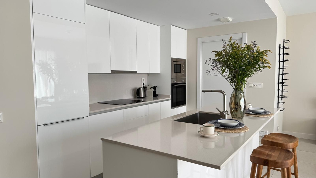 3 Bed Apartment for sale in Estepona Costa Del Sol, Málaga, Spain