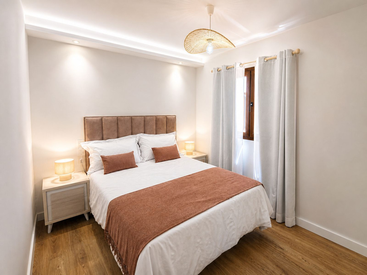 2 Bed Apartment for sale in La Duquesa Costa Del Sol, Málaga, Spain