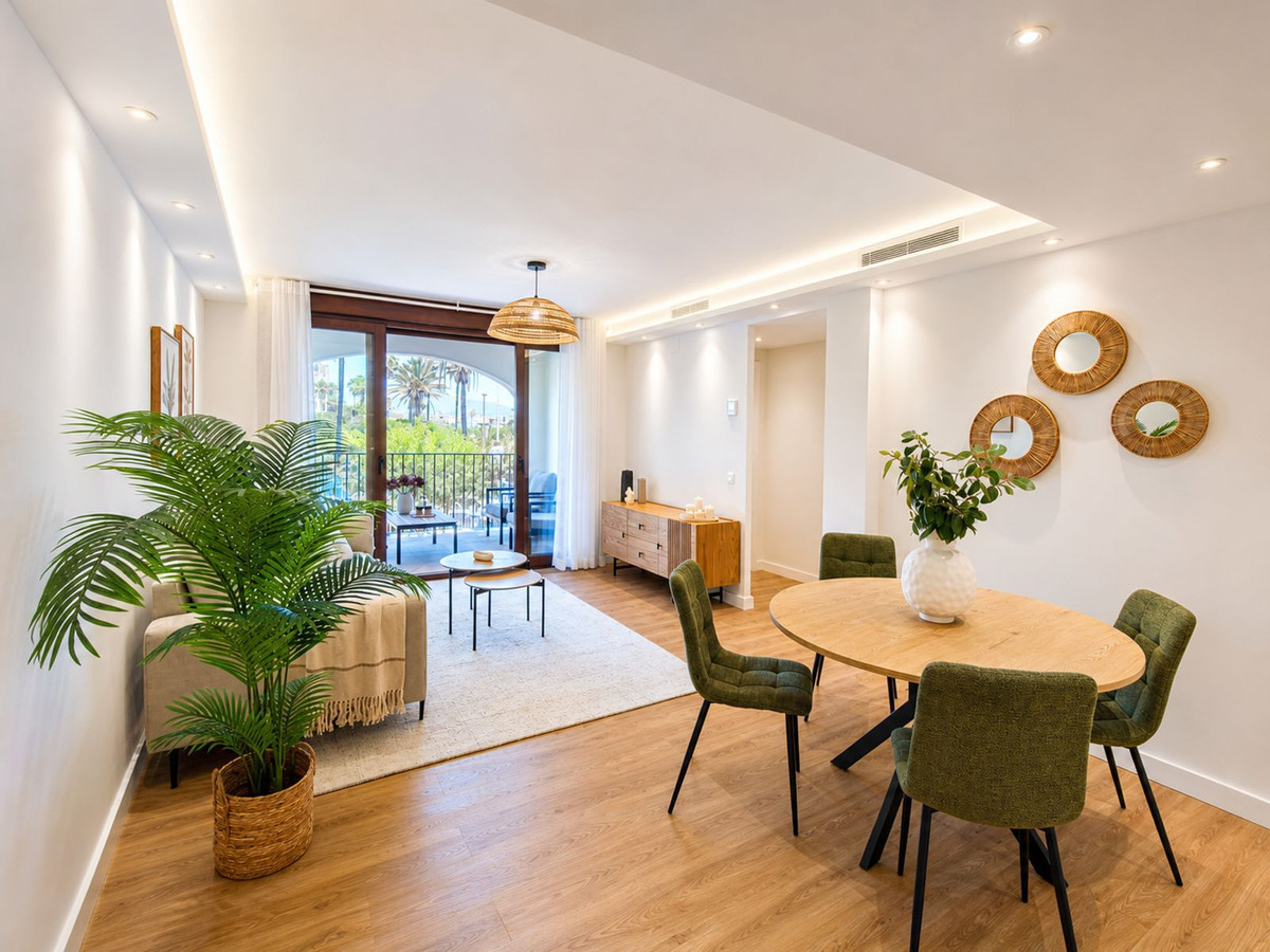 2 Bed Apartment for sale in La Duquesa Costa Del Sol, Málaga, Spain