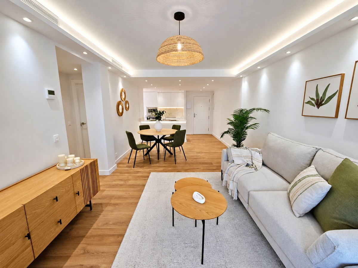 2 Bed Apartment for sale in La Duquesa Costa Del Sol, Málaga, Spain