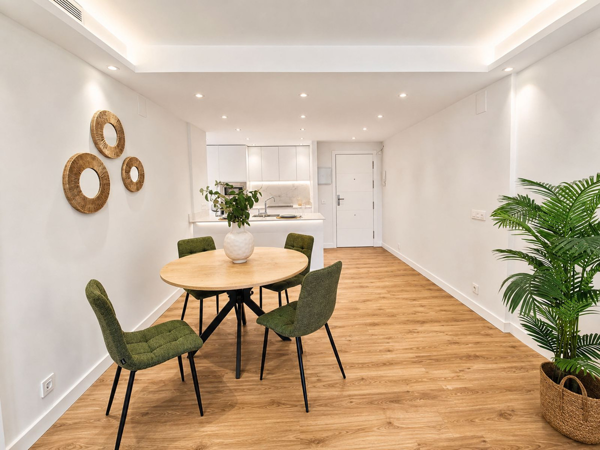 2 Bed Apartment for sale in La Duquesa Costa Del Sol, Málaga, Spain