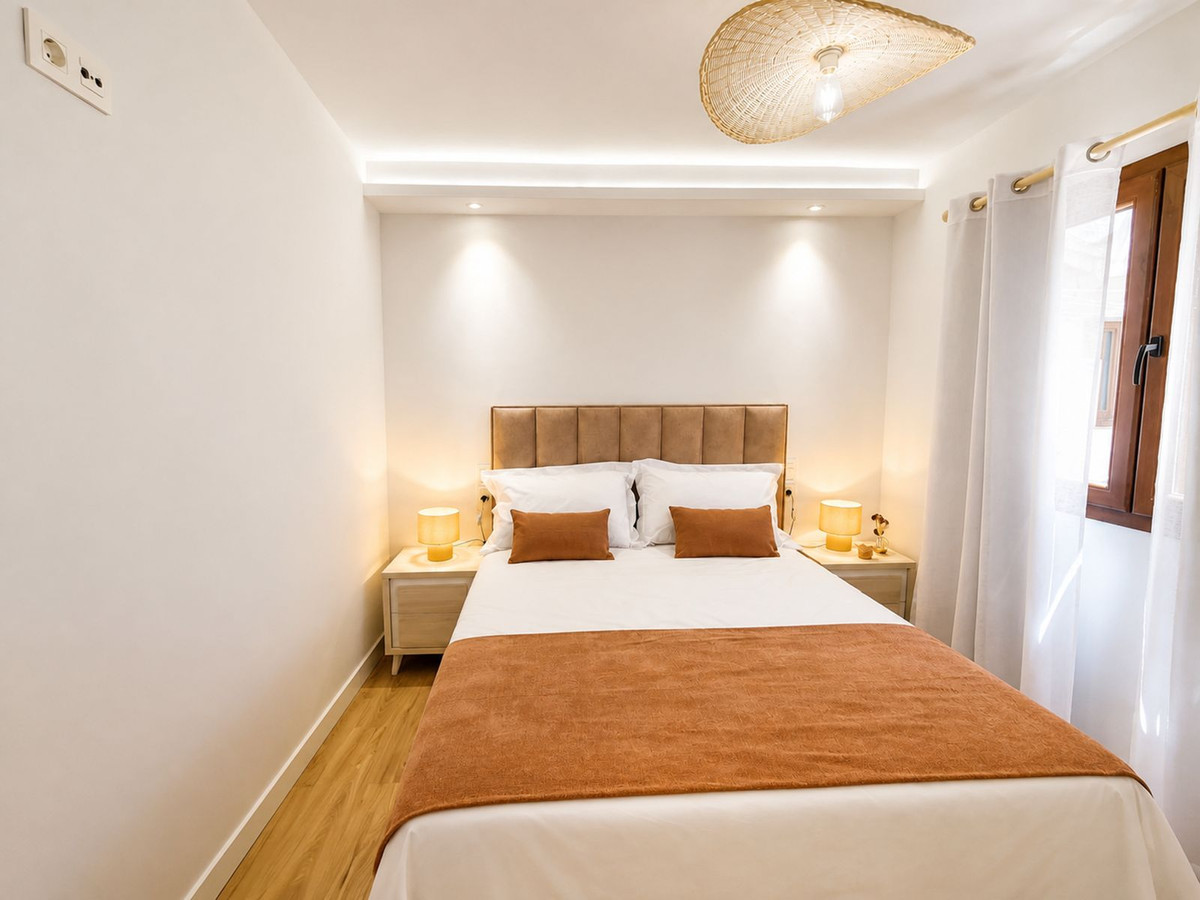 2 Bed Apartment for sale in La Duquesa Costa Del Sol, Málaga, Spain