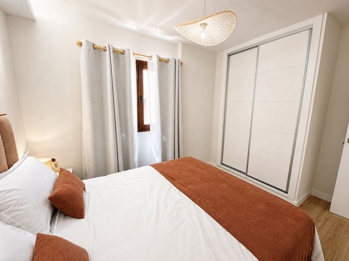 2 Bed Apartment for sale in La Duquesa Costa Del Sol, Málaga, Spain