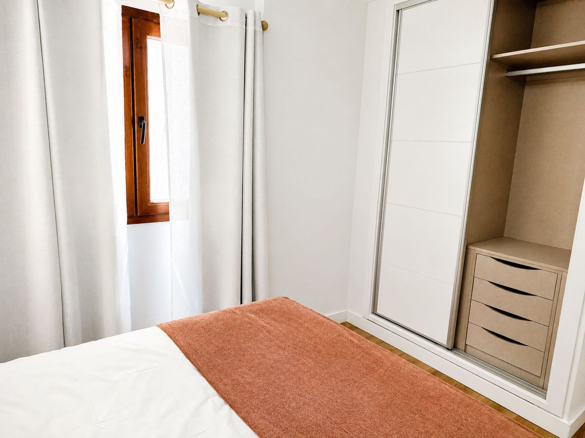 2 Bed Apartment for sale in La Duquesa Costa Del Sol, Málaga, Spain