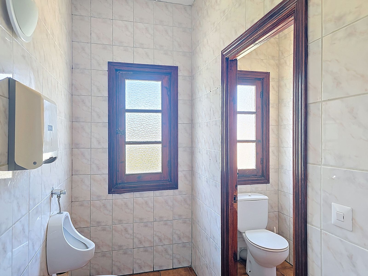5 Bed Townhouse for sale in Cómpeta Costa Del Sol East, Málaga, Spain