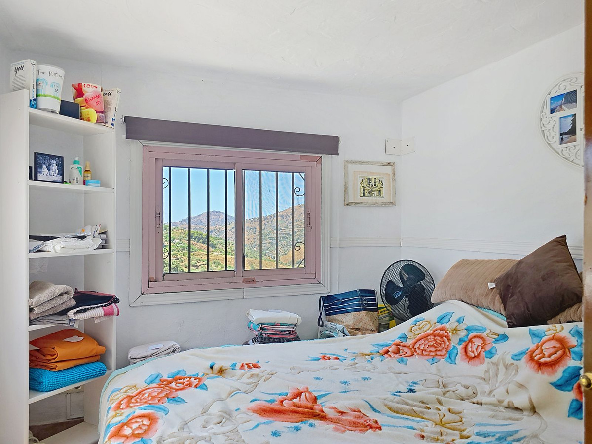 5 Bed Townhouse for sale in Cómpeta Costa Del Sol East, Málaga, Spain