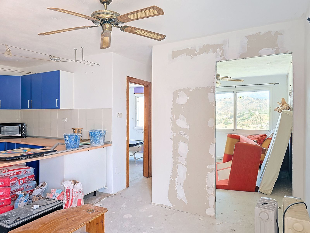 5 Bed Townhouse for sale in Cómpeta Costa Del Sol East, Málaga, Spain