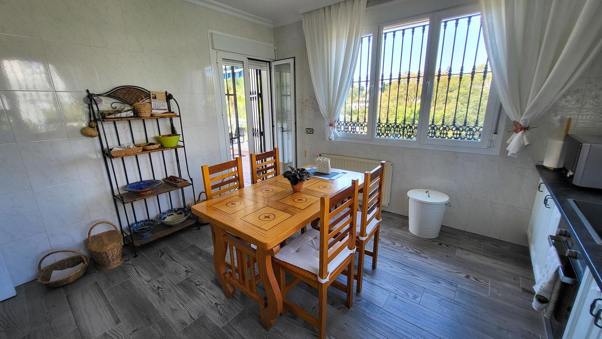 4 Bed Townhouse for sale in Elviria Costa Del Sol, Málaga, Spain