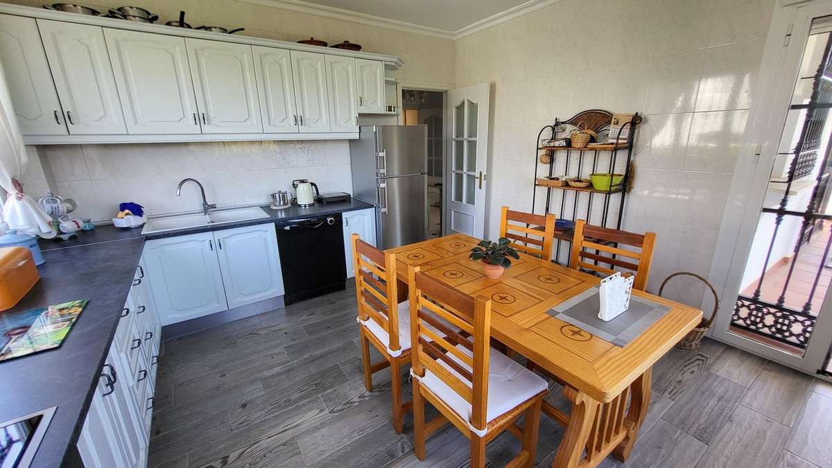 4 Bed Townhouse for sale in Elviria Costa Del Sol, Málaga, Spain