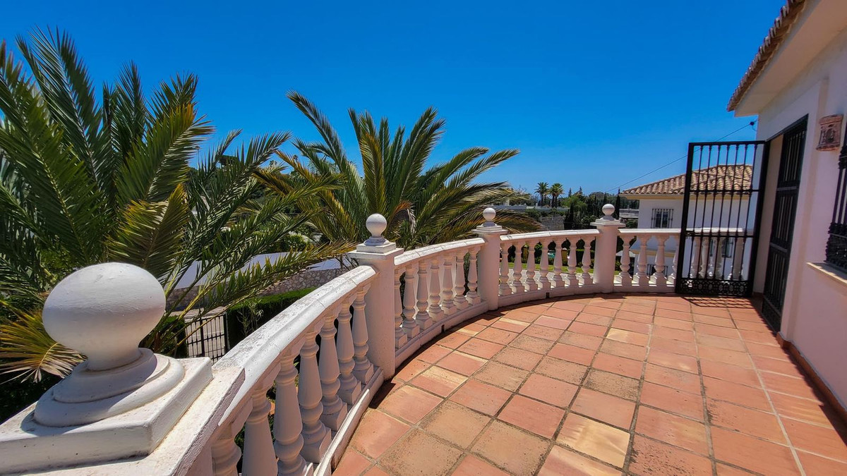 4 Bed Townhouse for sale in Elviria Costa Del Sol, Málaga, Spain