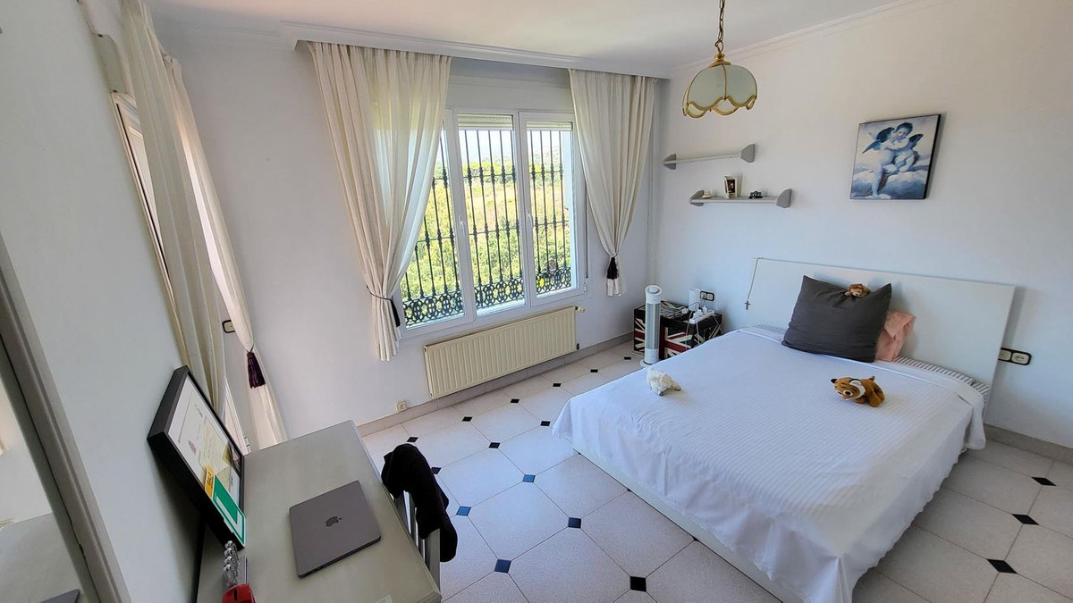4 Bed Townhouse for sale in Elviria Costa Del Sol, Málaga, Spain