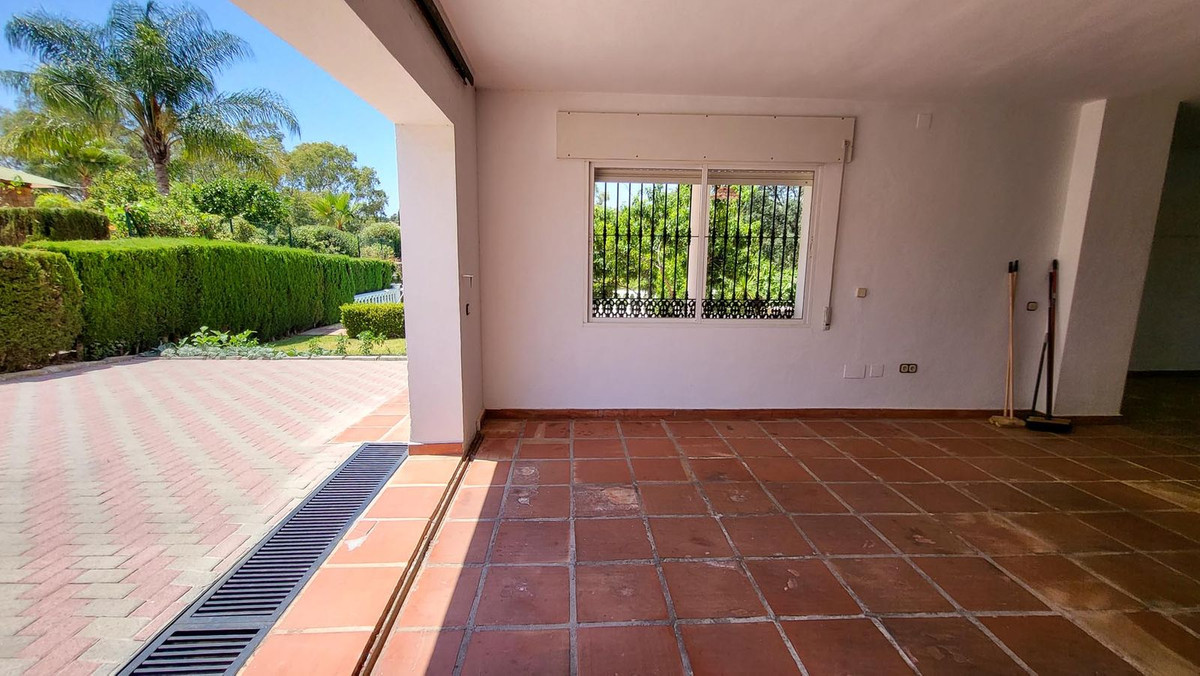 4 Bed Townhouse for sale in Elviria Costa Del Sol, Málaga, Spain
