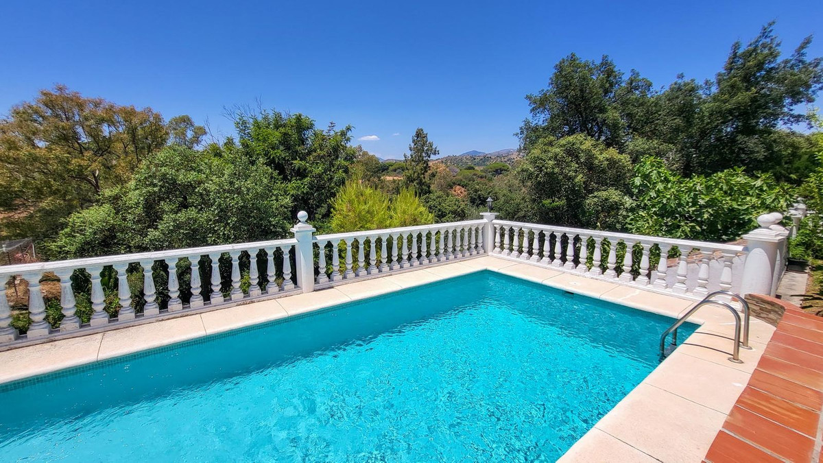 4 Bed Townhouse for sale in Elviria Costa Del Sol, Málaga, Spain
