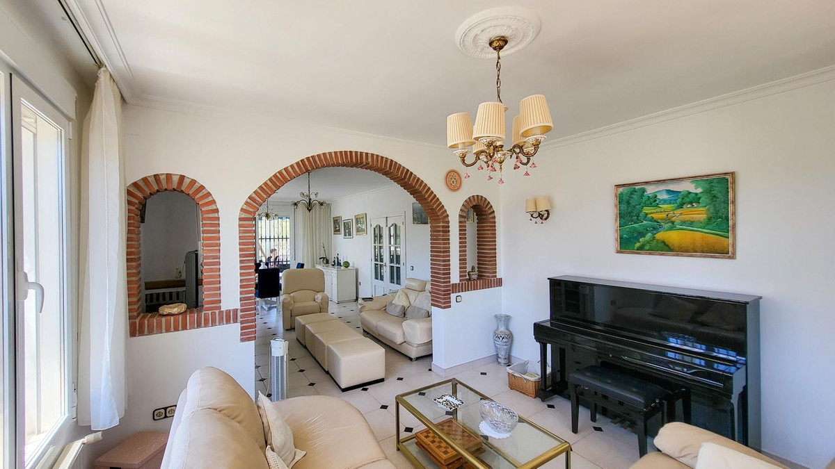 4 Bed Townhouse for sale in Elviria Costa Del Sol, Málaga, Spain