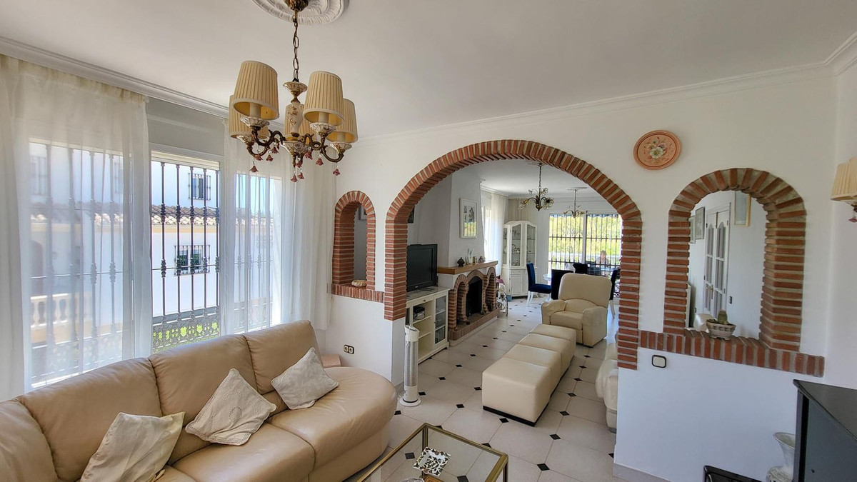 4 Bed Townhouse for sale in Elviria Costa Del Sol, Málaga, Spain