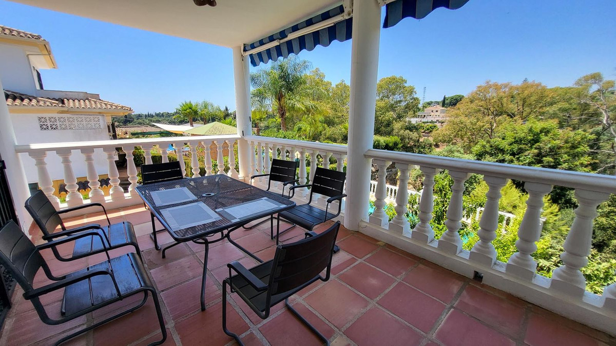 4 Bed Townhouse for sale in Elviria Costa Del Sol, Málaga, Spain