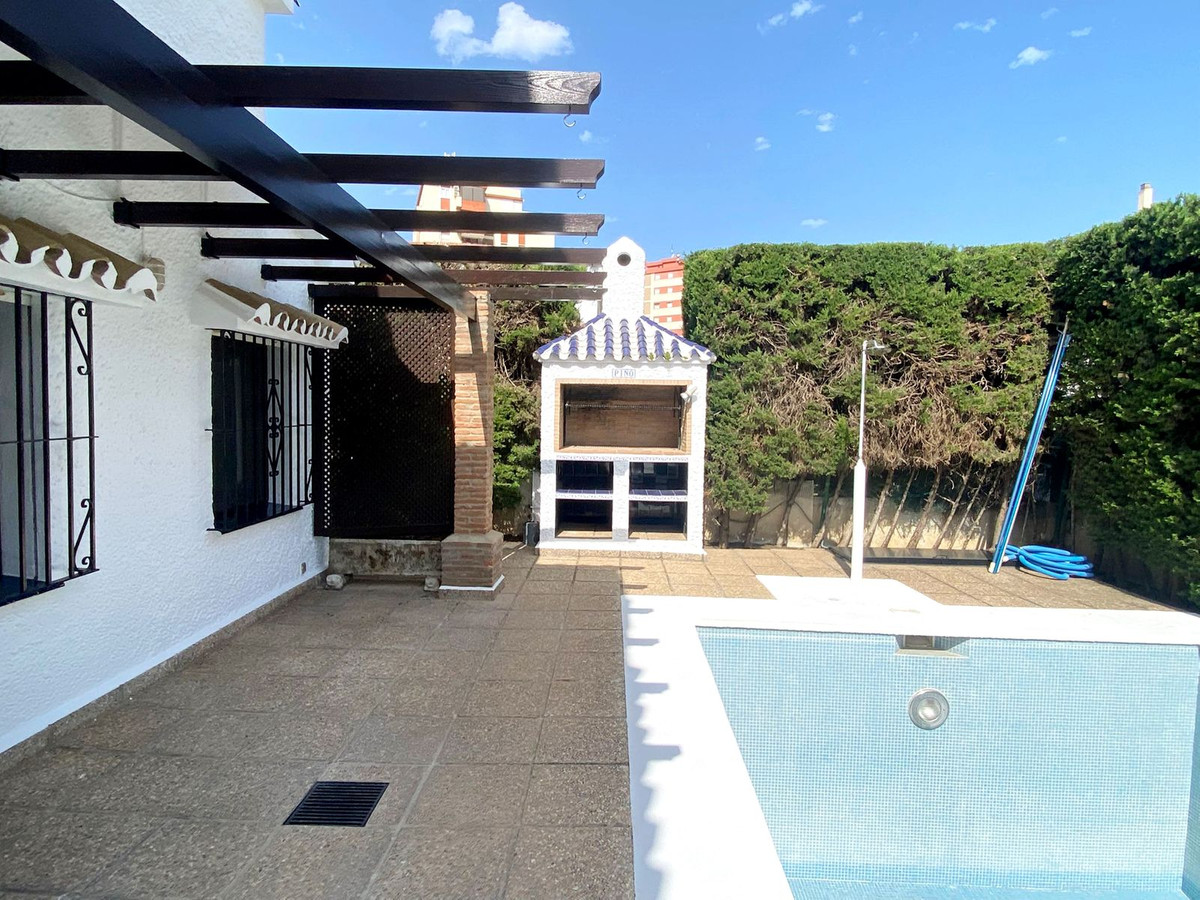 Se vende Villa - Chalet de 3 dormitorios en Costa Del Sol, Málaga, España