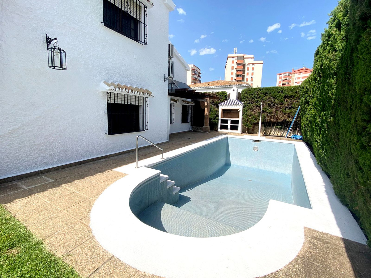 Se vende Villa - Chalet de 3 dormitorios en Costa Del Sol, Málaga, España