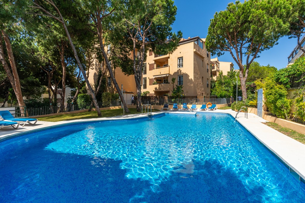3 Bed Apartment for sale in Marbella Costa Del Sol, Málaga, Spain