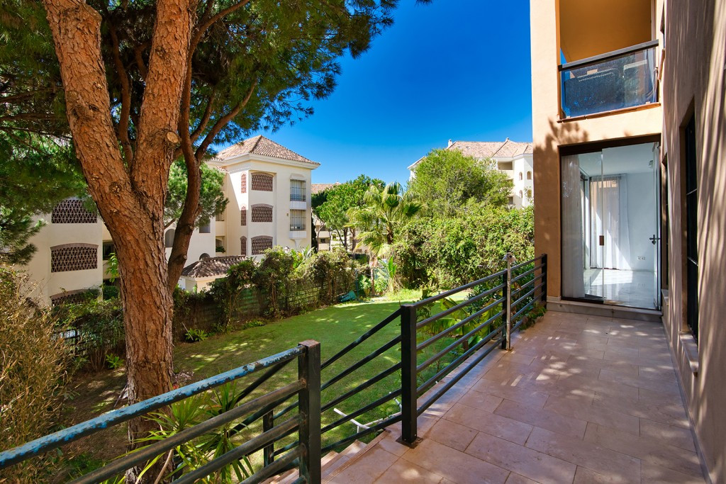 3 Bed Apartment for sale in Marbella Costa Del Sol, Málaga, Spain