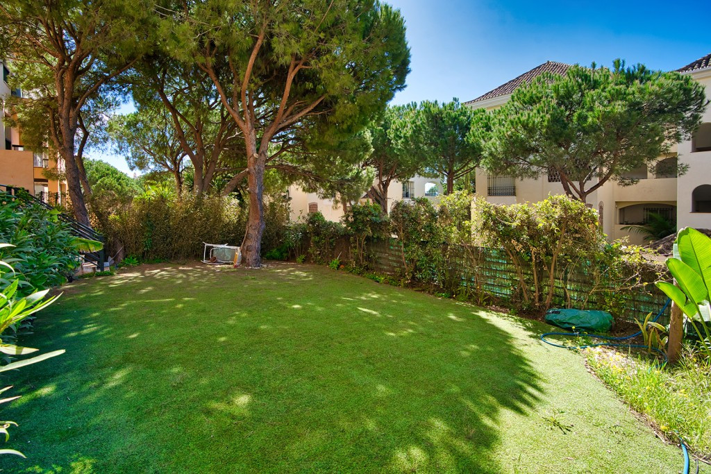 3 Bed Apartment for sale in Marbella Costa Del Sol, Málaga, Spain