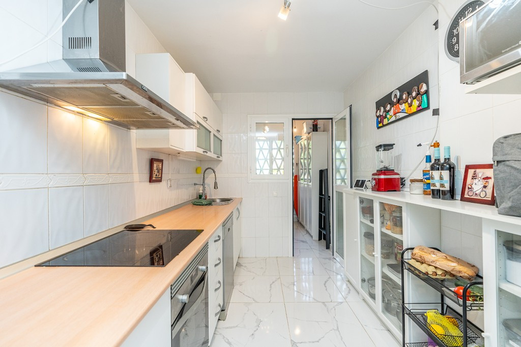 3 Bed Apartment for sale in Marbella Costa Del Sol, Málaga, Spain