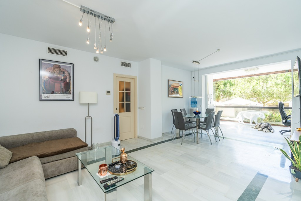 3 Bed Apartment for sale in Marbella Costa Del Sol, Málaga, Spain