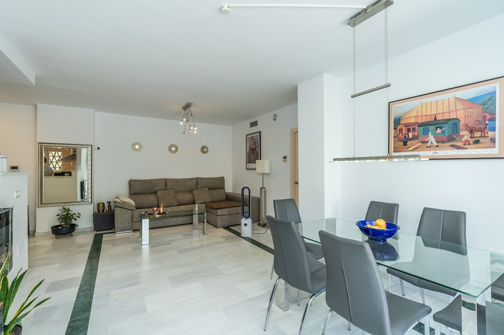 3 Bed Apartment for sale in Marbella Costa Del Sol, Málaga, Spain
