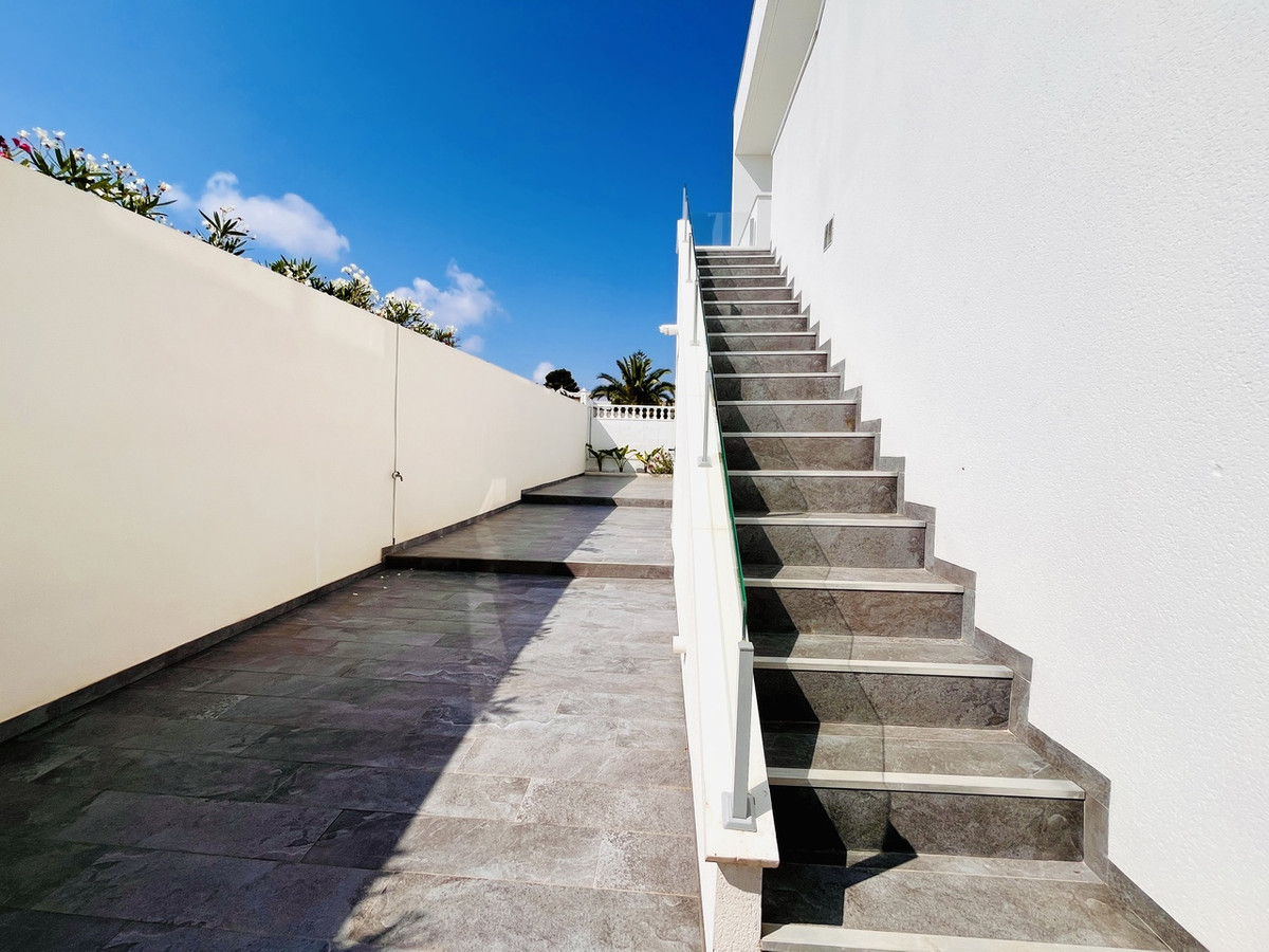 6 Bed Townhouse for sale in Los Balcones Costa Blanca, Alicante, Spain