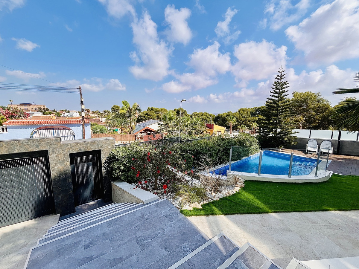 6 Bed Townhouse for sale in Los Balcones Costa Blanca, Alicante, Spain