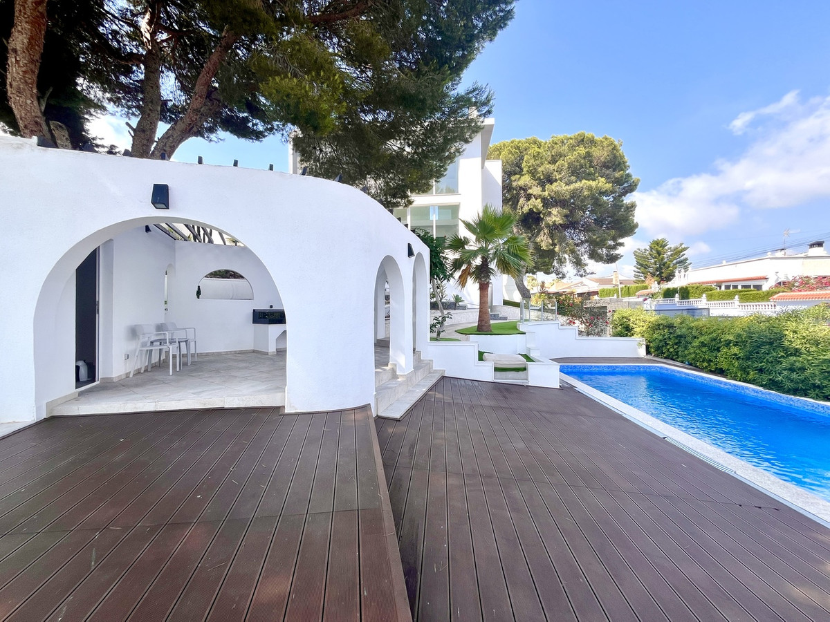 6 Bed Townhouse for sale in Los Balcones Costa Blanca, Alicante, Spain