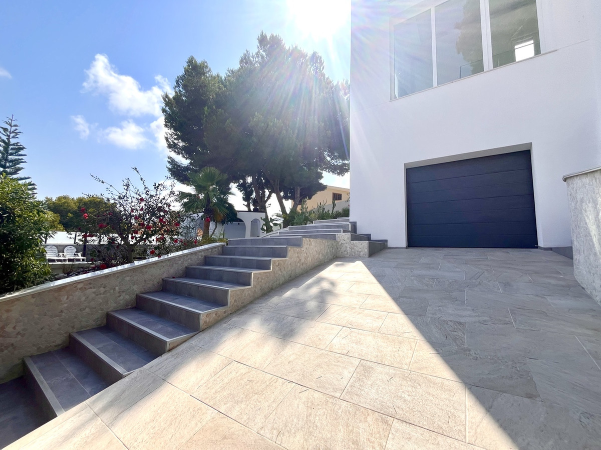 6 Bed Townhouse for sale in Los Balcones Costa Blanca, Alicante, Spain