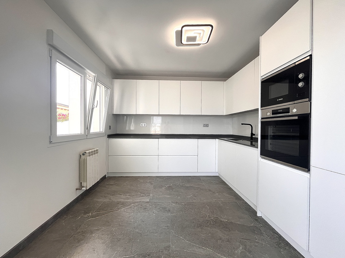 6 Bed Townhouse for sale in Los Balcones Costa Blanca, Alicante, Spain
