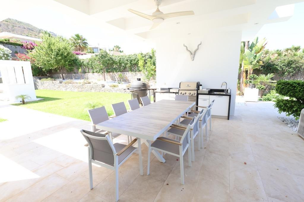 5 Bed Townhouse for sale in Javea Costa Blanca, Alicante, Spain