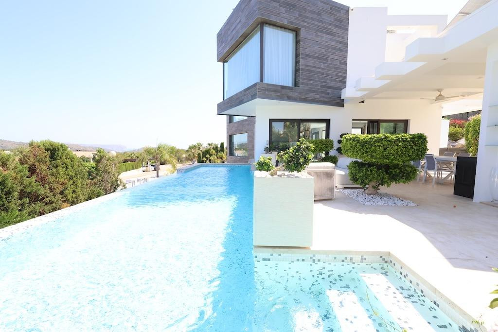 5 Bed Townhouse for sale in Javea Costa Blanca, Alicante, Spain