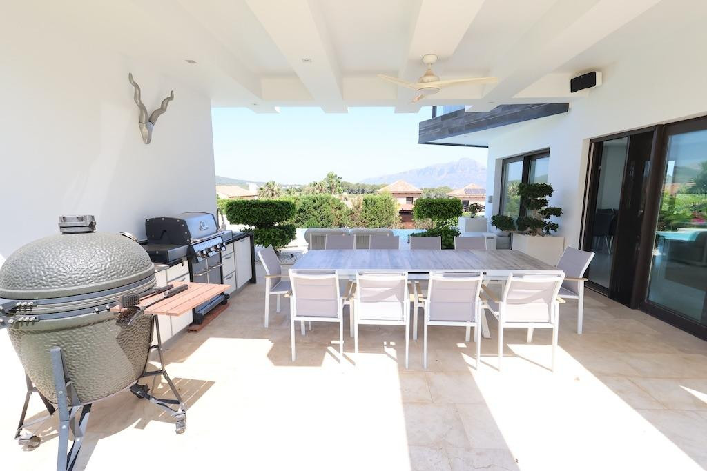 5 Bed Townhouse for sale in Javea Costa Blanca, Alicante, Spain