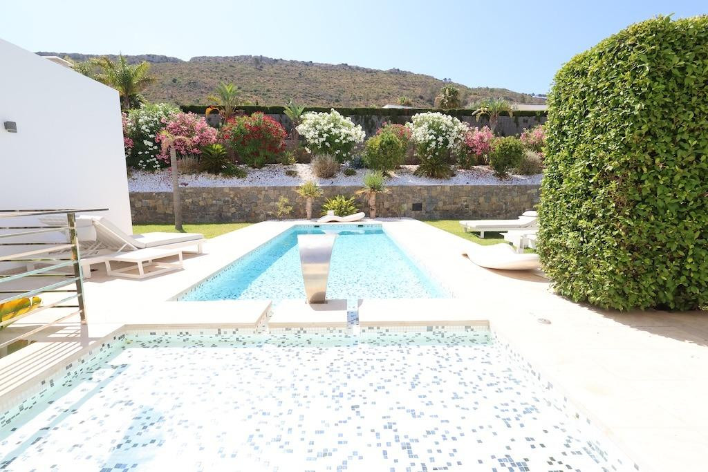 5 Bed Townhouse for sale in Javea Costa Blanca, Alicante, Spain