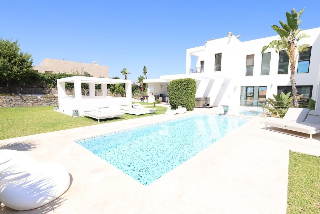 5 Bed Townhouse for sale in Javea Costa Blanca, Alicante, Spain