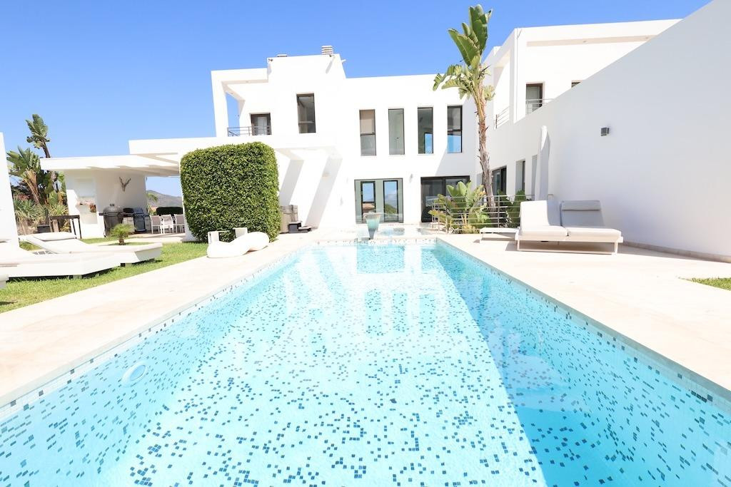 5 Bed Townhouse for sale in Javea Costa Blanca, Alicante, Spain