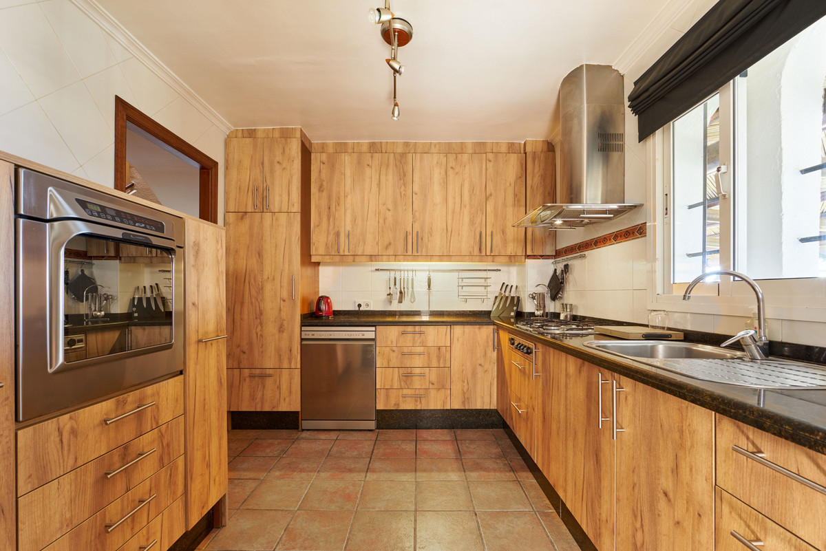3 Bed Townhouse for sale in Casares Costa Del Sol, Málaga, Spain