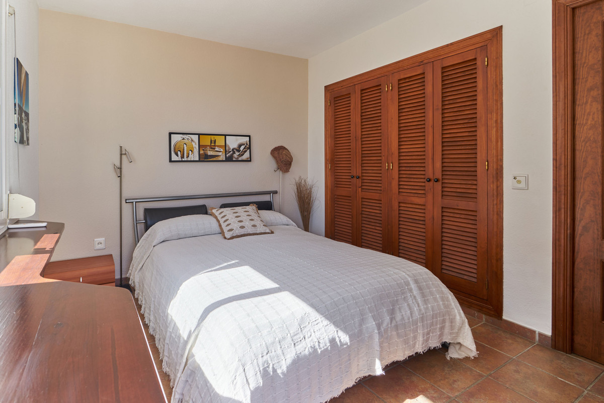 3 Bed Townhouse for sale in Casares Costa Del Sol, Málaga, Spain