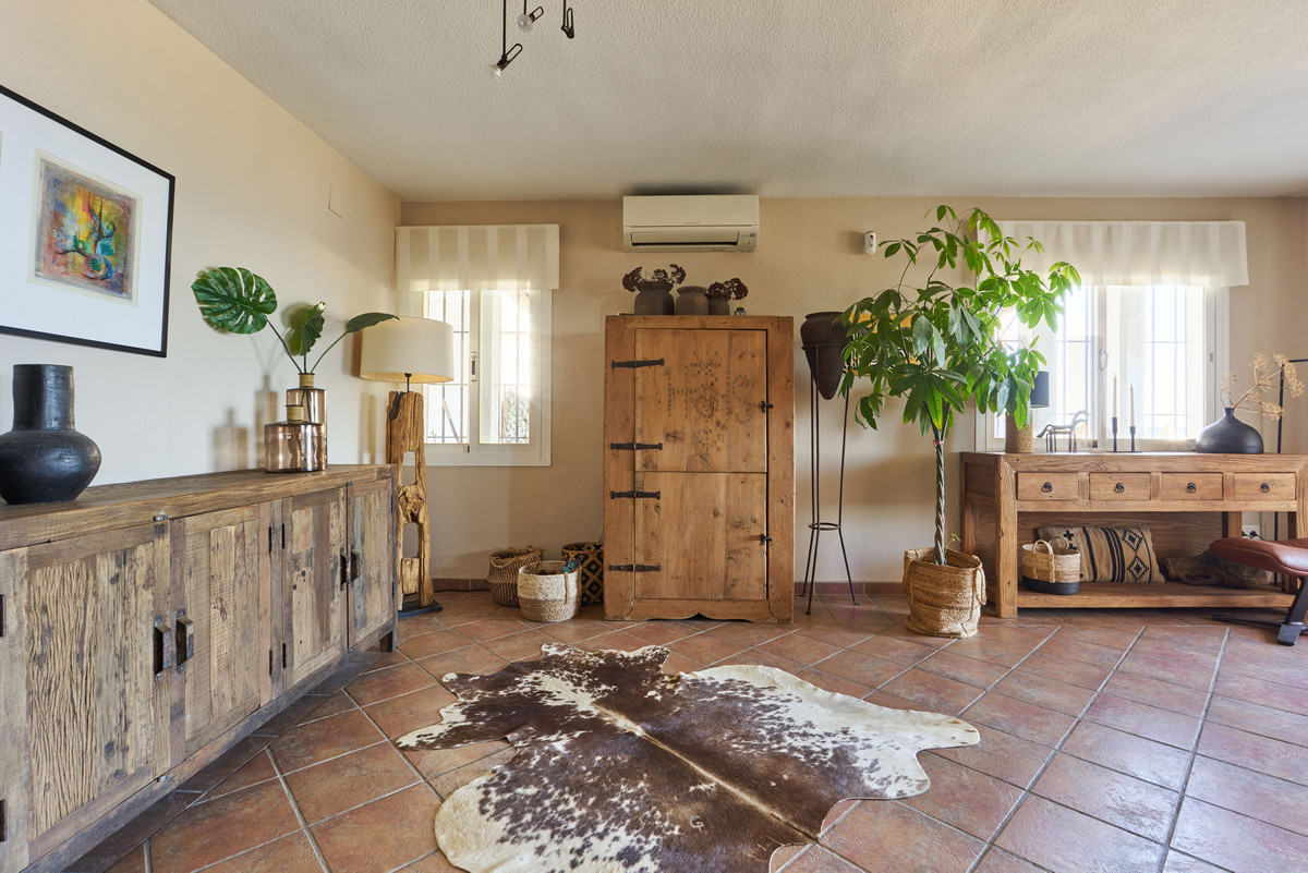 3 Bed Townhouse for sale in Casares Costa Del Sol, Málaga, Spain